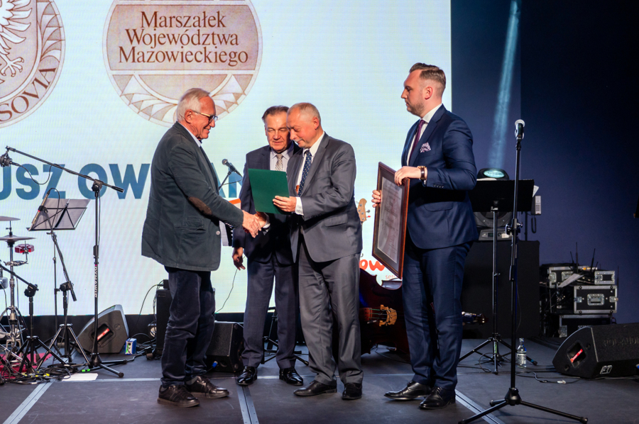 Medal Pro Mazovia dla Janusza Owsianego